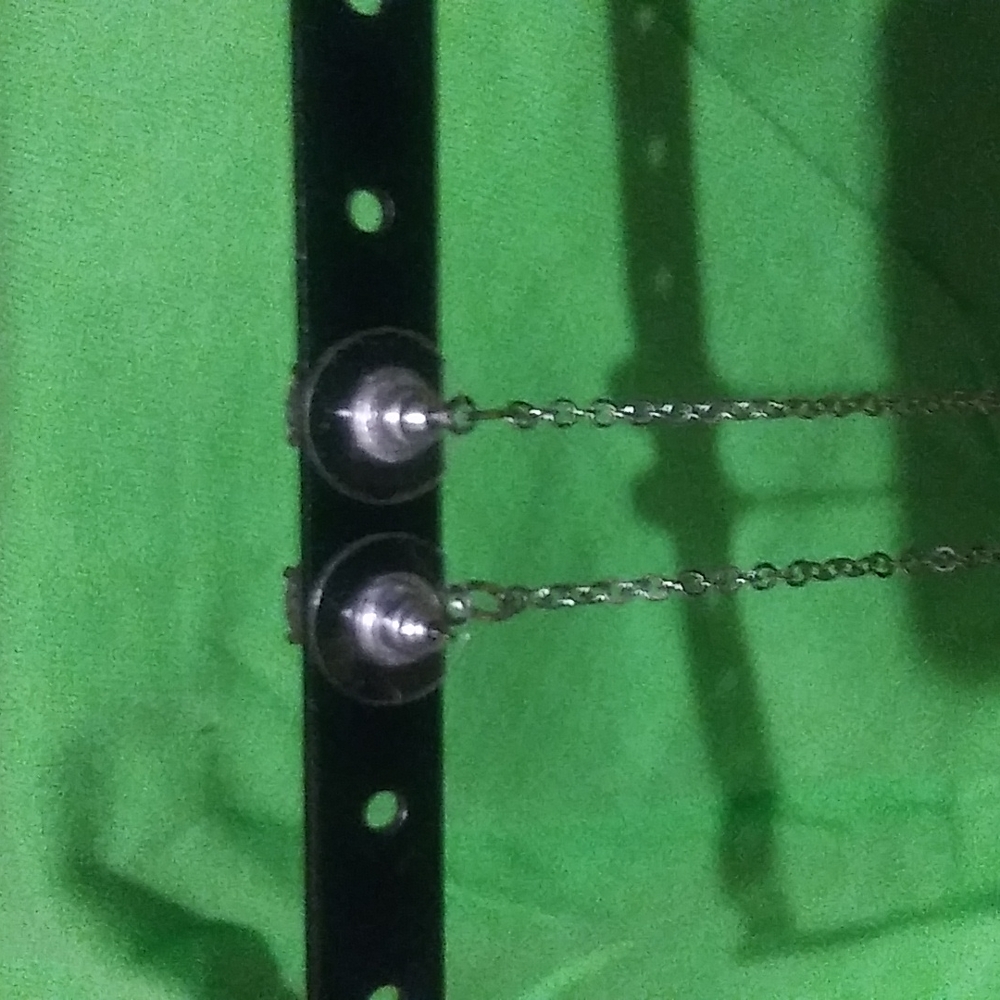 ACCESSORIES/EARRINGS - Picture 2 of 3